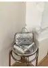 2026 Nuevo Bolso de Hombro Cruzado con Cadena Estilo Chanel Clásico de Alta Gama Bolso de Mano de Moda Versátil Acolchado Bordado