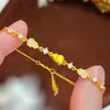 Pulsera de Calabaza Chapada en Oro Cepillado Estilo Chino con Pedrería para Mujer, Nueva Pulsera de Calabaza Dorada Arena de Lujo Ligero Estilo Chino