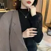 Suéter grosso e quente de gola alta média para outono e inverno para mulheres, blusa de base de tricô, cor sólida, estiloso, com forro interno de fleece integrado, moderno