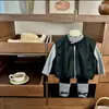 Traje para Niña 2025 Otoño Nuevo Estilo Estilo de Bebé Chaleco de Cuero Moda Leggings con Combinación de Colores Conjunto de Tres Piezas