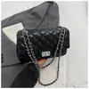 Bolsa de Corrente Acolchoada de Moda com Textura de Alta Qualidade para Mulheres 2026 Nova Bolsa de Ombro Elegante Estilo Chanel Bolsa Transversal Pequena Quadrada