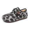 Zapatos Planos de Suela Suave Antideslizantes para Madre de Invierno para Mujer Estilo Retro Cálidos de Felpa Zapatos Perezosos para Mujer Nuevo Estampado de Leopardo Más Terciopelo Zapatos Birkenstock