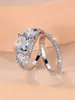 Conjunto de Anéis Quadrados de Diamante Europeu e Americano Peça Dupla Três Pedras Trapezoidais Zircônia Full Diamond Acessórios de Joalheria Versáteis para Mulheres