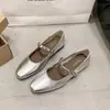 Sapatos Mary Jane retrô confortáveis de sola macia para mulheres, novo estilo primavera e outono 2026, adequados para combinar com saias, bico quadrado pequeno, estilo delicado, sapatos de festa