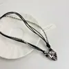 Collar de Cordón de Cuero con Letra de Corazón Retro de Nicho Español para Mujer, Estilo Ins de Lujo Ligero de Gama Alta, Cadena Exagerada para Clavícula de Personalidad