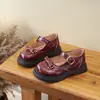 Zapatos Pequeños de Cuero Huecos Redondos para Niñas 2026 Nuevo Estilo Primavera/Verano Moda Infantil Versátiles Casuales Zapatos Mary Jane Pequeños de Cuero