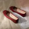 Sapatos Rasos com Laço Primeiro Encontro para Mulheres, Verão e Outono 2026 Novo Estilo Francês Cor Nude Sapatos para Todas as Estações para Noite