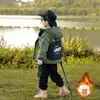 Abrigo de Otoño e Invierno para Niños 2025 Nuevo Estilo Estilo Callejero Travieso Guapo Pequeño Niño Forrado de Felpa Engrosado Superior Cortavientos para Niños Chaqueta de Algodón Moderna