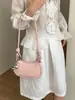Bolso pequeño exquisito y moderno para mujer, nuevo bolso cruzado mini versátil de moda 2026, bolso popular de venta caliente para hombro y axila