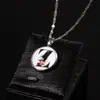 Nuevo Collar de Letra Transfronterizo, Exquisita y Versátil Cadena para Clavícula con Flor, Estilo de Lujo Ligero Personalizado, Colgante Versátil para Mujeres al por Mayor