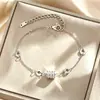 Pulsera de Acero de Titanio de Moda Europea y Americana para Mujer, de Lujo Ligero de Alta Gama, con Diamantes Ins, Cintura de Hombre Pequeña, Pulsera Simple Personalizada, Joyería de Mano