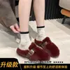 Sapatos femininos peludos para outono e inverno 2026, novo estilo, mocassins, de sola reta, forrados com pelúcia, quentes, pantufas de algodão estilo fada