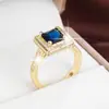 Anillo Cuadrado de Circonita Vintage Elegante de Cuatro Garras para Hombres y Mujeres, Clásico de Alta Gama, Anillo para Dedo Índice de Cobre Puro, Exclusivamente para Ventas Transfronterizas