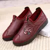 Zapatos de Cuero Personalizados de Otoño para Mujeres de Mediana Edad y Mayores, Suela Suave Antideslizante, Zapatos Bajos para Madres, Zapatos de Tela Bordados del Viejo Pekín para Mujeres