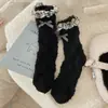 Calcetines de Coral Fleece con Encaje para Mujer, Calcetines Gruesos Cálidos de Invierno, Calcetines Dulces de Media Pantorrilla con Lazo, Calcetines para Dormir que No Sueltan Pelusa