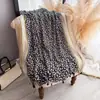 Bufanda de algodón y lino estilo vintage, fresca y artística, para mujer, versátil para primavera y verano, hecha a mano con borlas, adecuada para viajes y protección solar
