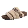 Pantuflas peludas de suela gruesa con hebilla de metal de moda para mujer, 2026 cálidas de algodón de una tira abiertas versátiles para exteriores