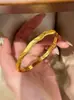 Popular en Xiaohongshu Estilo Chino Retro Años Dorados Pulsera Cepillada Anillo Irregular Onda Dorada Envío Directo