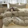 Juego de Ropa de Cama Cuatro Piezas de Lino Retro Grueso con Pliegues y Cuadros, Algodón Lavado al Agua Amigable con la Piel, Funda Nórdica, Sábana Plana, Sábana Ajustable