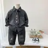 Conjunto de Primavera y Otoño para Niños 2026 Nuevo Conjunto Elegante para Niños de 1 a 3 Años, Conjunto de Dos Piezas con Corbata de Otoño, Manga Larga de Mezclilla, Disponible para Dropshipping
