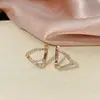 Pendientes Geométricos de Lujo Populares de Temu con Incrustación Completa de Diamantes para Mujer, Simples y Sofisticados, Pendientes Versátiles con un Diseño de Circonita Moderno y Único