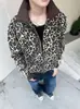 "Jaqueta Curta Estampada de Leopardo" Retro americano gola alta, patchwork de fita, jaqueta esportiva curta de corte quadrado para homens e mulheres