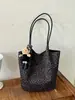 Bolso de mano retro de nicho para mujer, nuevo bolso tote de gran capacidad de moda 2025, bolso de hombro de moda, bolso de hombro casual