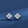 Exquisitos Pendientes de Trébol de Cuatro Hojas Completamente Diamantados Super Brillantes para Mujer, Pequeños Incrustados de Circonita de Alta Gama Brillantes Estilo Ins Versátiles