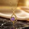Collar de Moda Versátil de Acero de Titanio que no se decolora para Mujer, Chapado en Oro de 18K, Circonita Microincrustada, Trébol de Cuatro Hojas, Cadena para Clavícula Morada de Lujo Ligero