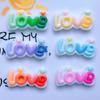 Color letra amor resina accesorios mayoreo accesorios diy hebilla de zapato pasta para vaso de agua pegamento crema adorno para la cabeza de niños
