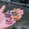 Cavalo de Madeira Arco-Íris Premium, Fofo e Versátil, Acessórios DIY para Pulseiras, Contas, Cordões Trançados, Pingentes Criativos