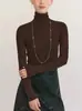Camisa Base de Tricô Slim-Fit Afinando com Gola Alta, Sem Costura, Peça Única em Lã Yangzi para Mulheres nas cores Damasco Areia, Cinza Escuro e Preto