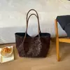 Bolso tote grande de capacidad, simple y elegante, para el trabajo y los desplazamientos, nuevo modelo 2026, acabado mate retro, bolso de hombro elegante y de alta calidad