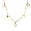 Nueva moda europea y americana lujo ligero simple acero inoxidable chapado en oro cadena collar con colgante de cuenta en forma de corazón de concha blanca para mujeres venta al por mayor