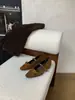 []2026 Otoño Nuevos Zapatos de Mujer Aumentadores de Altura Interior Gamuza Hebilla Cruzada Punta Cuadrada de Una Correa Zapatos Individuales Zapatos de Mujer