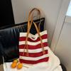 Moda Urbana Tejida Rayada Bolso Tipo Cubo Gran Capacidad Combinable Bolso de Hombro 2025 Verano Popular Bolso de Mujer