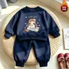 Conjunto Doce para Meninas 2026 Novo Outono/Inverno Moletom Estiloso com Forro de Fleece Conjunto de Duas Peças da Moda para Uso Casual Volta às Aulas