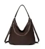 Bolsa Tote Versátil para Ombro e Transversal, Estilo Casual e Preguiçoso para o Dia a Dia de Mulheres, Fashion e de Alto Padrão, Design de Nicho com Couro Macio em Padrão Lichia