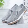 Zapatos Casuales de Lona Slip-On Nuevos para Estudiantes Primavera y Otoño 2025 Zapatos de Tela Estilo Old Beijing para Hombre Zapatos para Hombres de Mediana Edad y Mayores