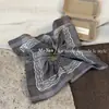 Goma para el pelo de encaje a cuadros grises dulces estilo coreano con lazo de cinta para atar el cabello, adecuada para moños y colas de caballo bajas