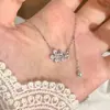 Colar Flor Borboleta de Zircônia Feminino Leve Luxo Nicho Alto Padrão Aço Titânio Corrente Clavícula Estilo Coreano Exquisito Versátil Acessórios