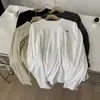 Super Macia~Camiseta Xadrez com Bordado de Lua Pequena e Acabamento Escovado no Ombro Direito para Mulheres no Outono e Inverno Tops de Manga Longa com Efeito Emagrecedor Camisetas Versáteis para Usar por Baixo