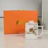 Taza de Café de Conferencia Estilo Chino Ouge de Porcelana Hueso Taza de Té de Oficina con Filtro Separación de Agua y Té Caja de Regalo de Alta Gama