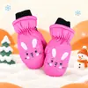 Guantes de invierno para niños de 3 a 10 años, bolsa de dedos de tres capas de terciopelo grueso, cálidos, cortavientos, impermeables, con diseño de dibujos animados, para la nieve