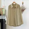 Camisa feminina minimalista de manga longa com gola de lapela, cardigã de abotoar, solta e versátil, blusa com proteção solar, camisa de comprimento médio para primavera e outono