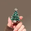 Nova Broche Boneco de Neve de Árvore de Natal, Design Estiloso e Moderno, Broche Exquisito Estiloso e Versátil com Atmosfera Natalina