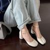 Bonitos zapatos personalizados de punta dividida de piel de vaca, primavera 2025, tacón alto grueso con hebilla de una sola palabra, estampado de leopardo, red roja, zapatos de cuero genuino de una sola capa para mujer