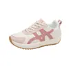 Tênis casuais de couro com cadarço estilo Forrest Gump para mulheres, versátil e estiloso, com design color-block, uma nova coleção de outono para 2026, com um toque retrô