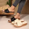 2024 Verano transfronterizo europeo y americano nueva plataforma zapatillas de mujer de moda todo-Fondo tacón de plataforma sandalias de mujer al por mayor