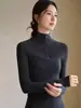 Qiaomi STUDIO Yangtzé Lã Fina Máquina Importada Sem Costura Integrado Gola Alta Meia Camada de Base Top Feminino